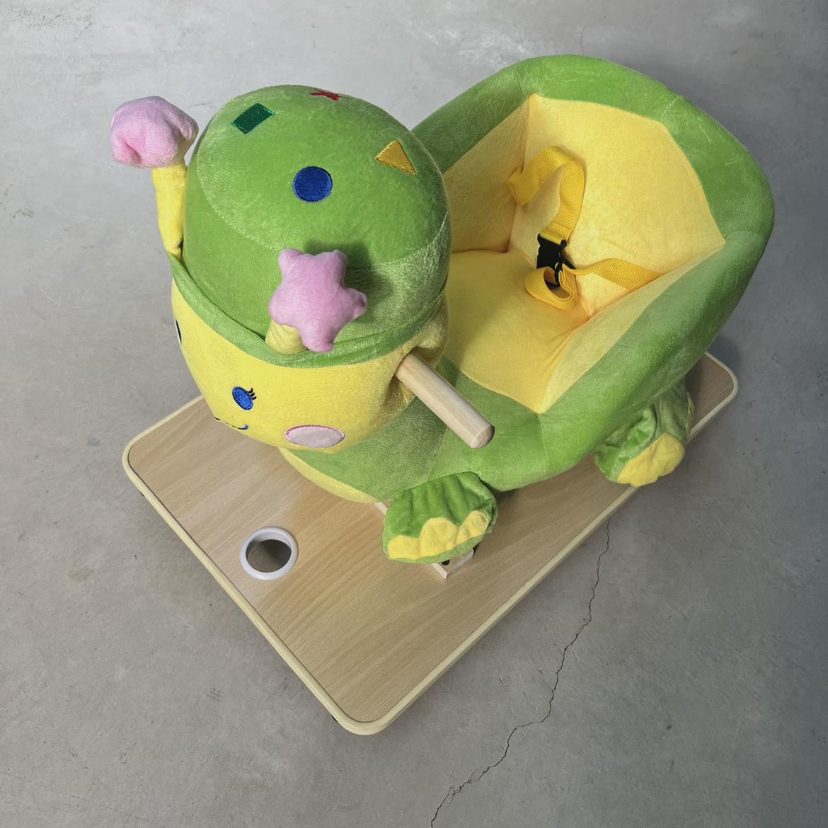 Small treasures - green caterpillar - seatbelt towed rope - ice-free cone